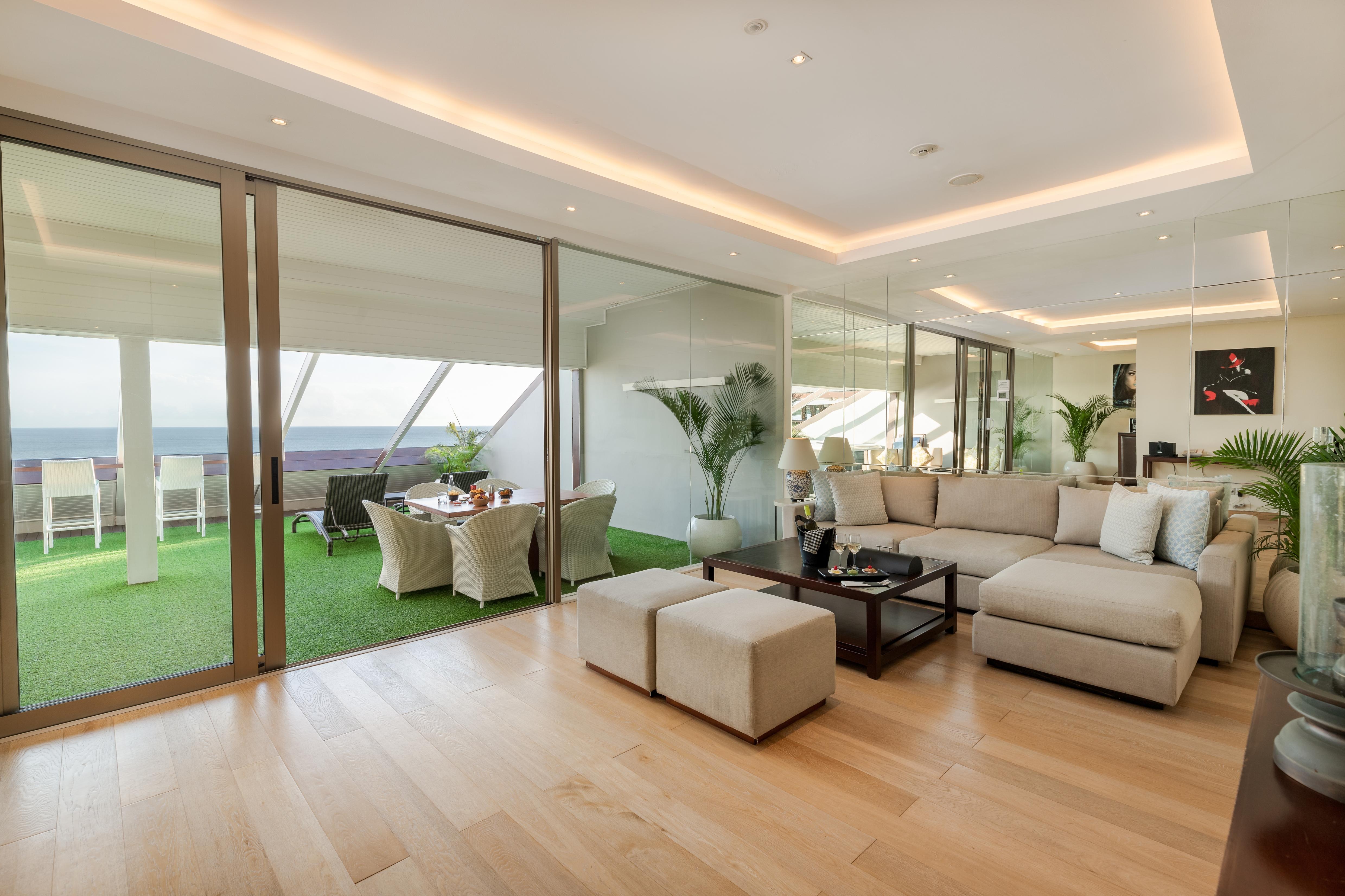 Double - Six, Luxury Hotel - Seminyak Экстерьер фото Interior of a penthouse apartment