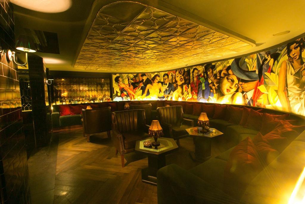 Double - Six, Luxury Hotel - Seminyak Экстерьер фото Interior of the nightclub