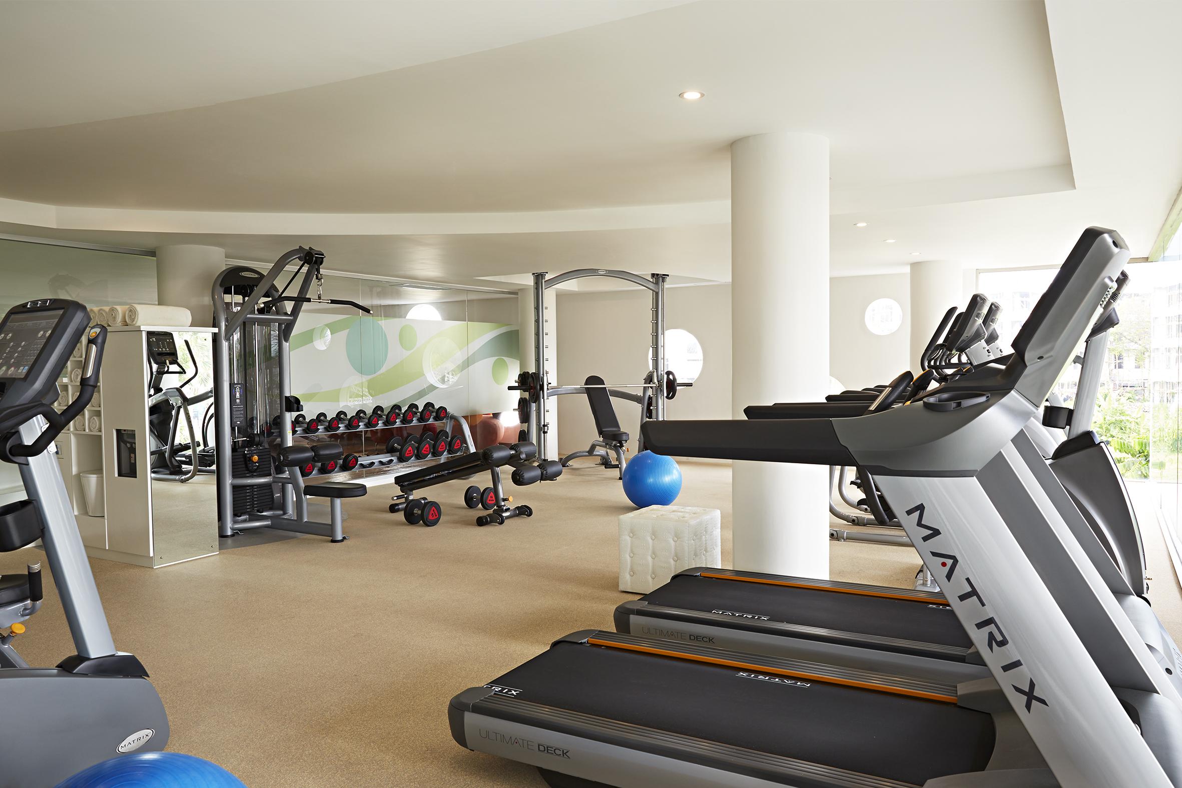 Double - Six, Luxury Hotel - Seminyak Экстерьер фото The gym at the hotel