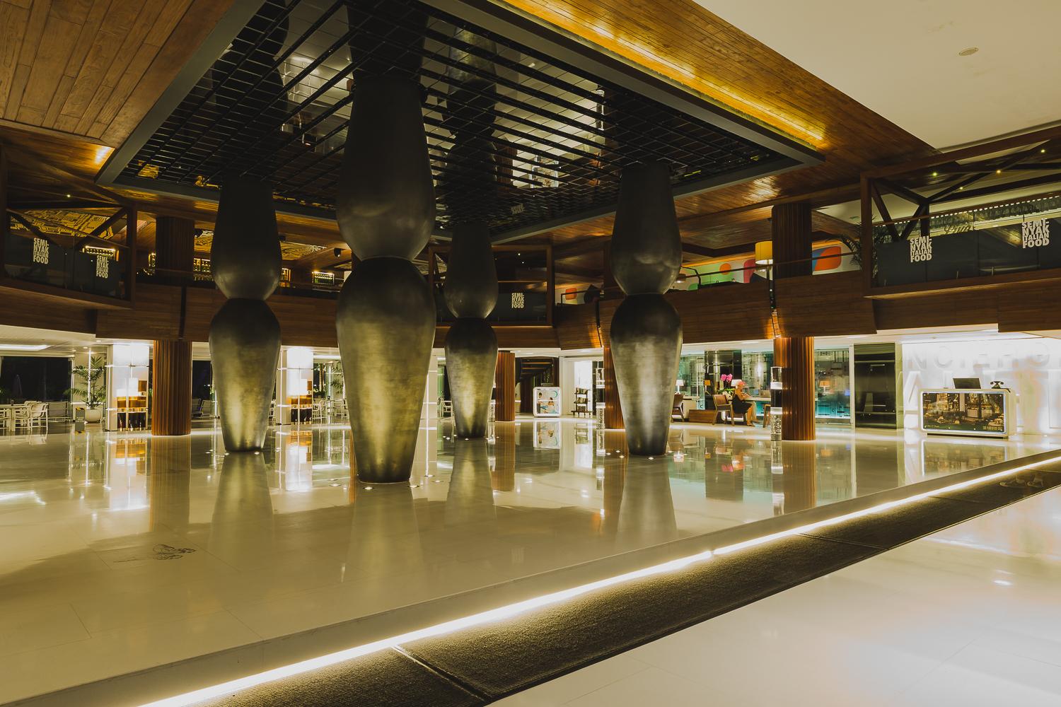 Double - Six, Luxury Hotel - Seminyak Экстерьер фото The interior of the hotel