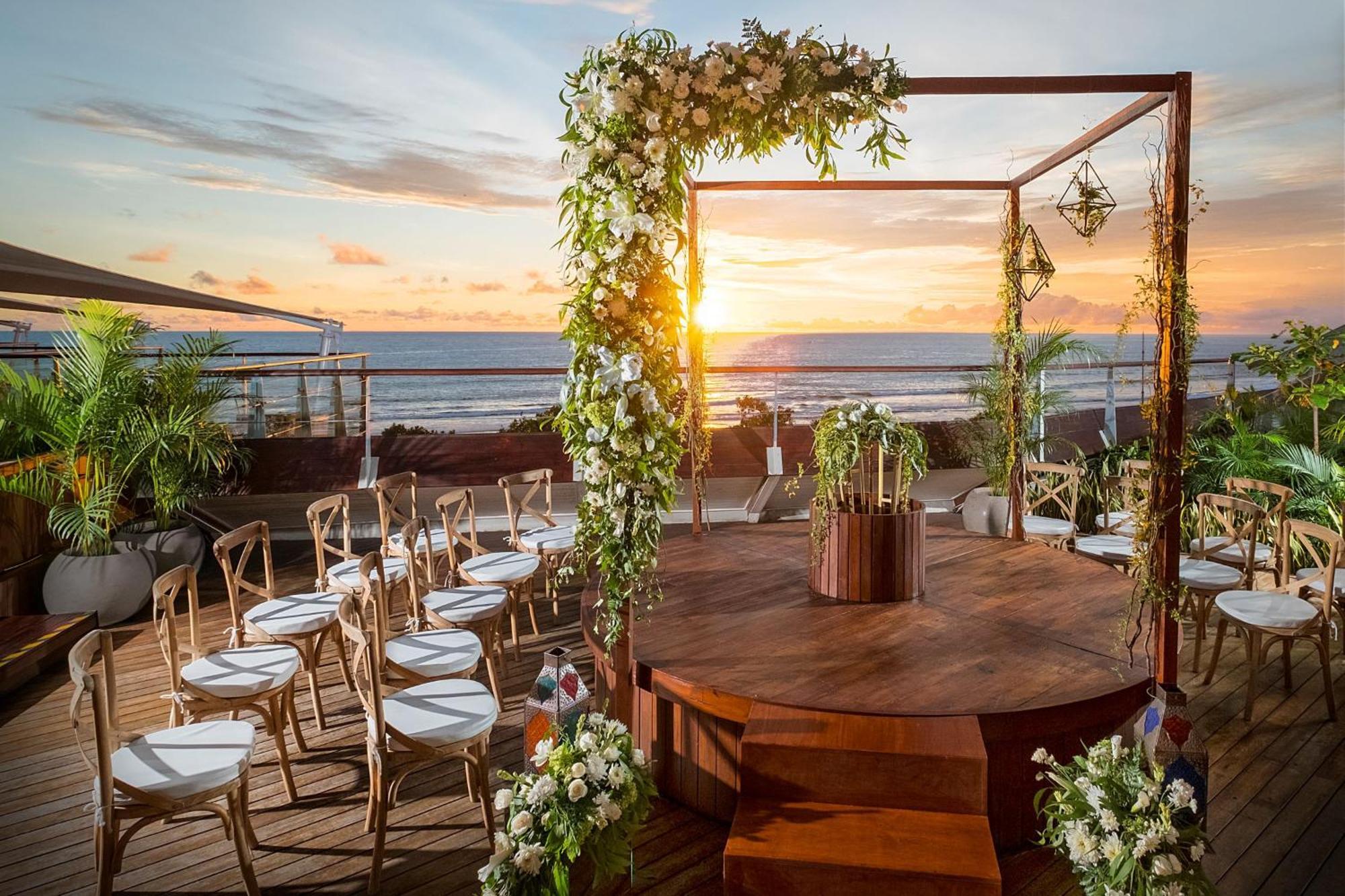 Double - Six, Luxury Hotel - Seminyak Экстерьер фото The rooftop at the Beverly Hills Hotel