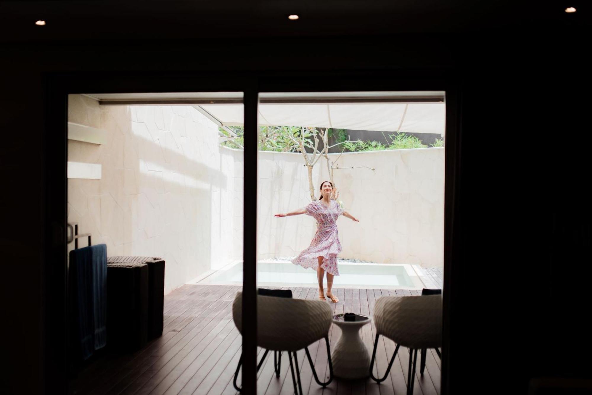 Double - Six, Luxury Hotel - Seminyak Экстерьер фото A guest at the hotel