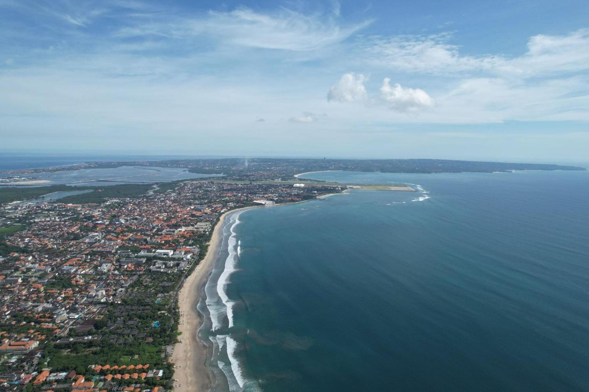 Double - Six, Luxury Hotel - Seminyak Экстерьер фото Aerial view of the bay