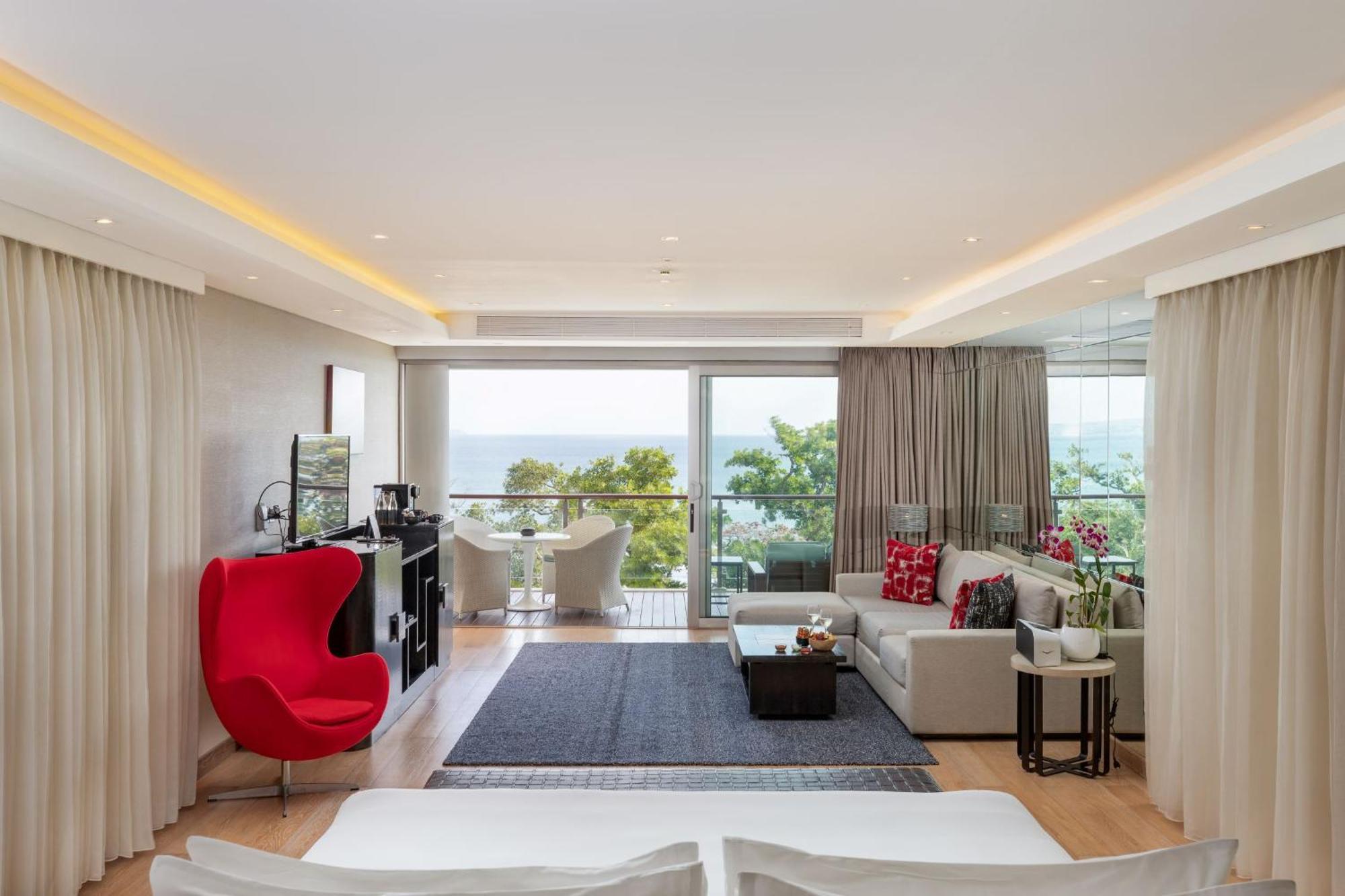 Double - Six, Luxury Hotel - Seminyak Экстерьер фото A living room at The View