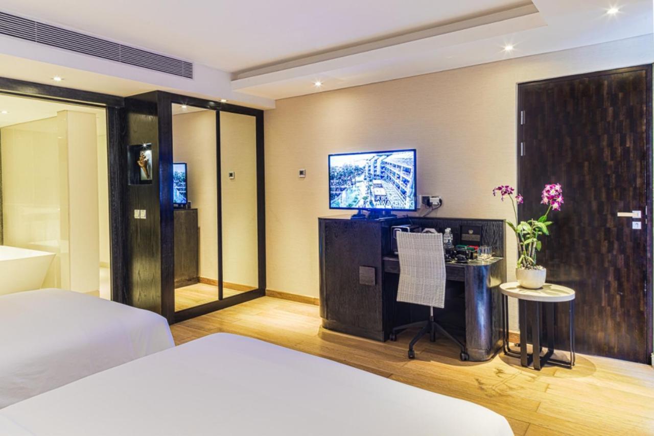 Double - Six, Luxury Hotel - Seminyak Экстерьер фото A room at the hotel