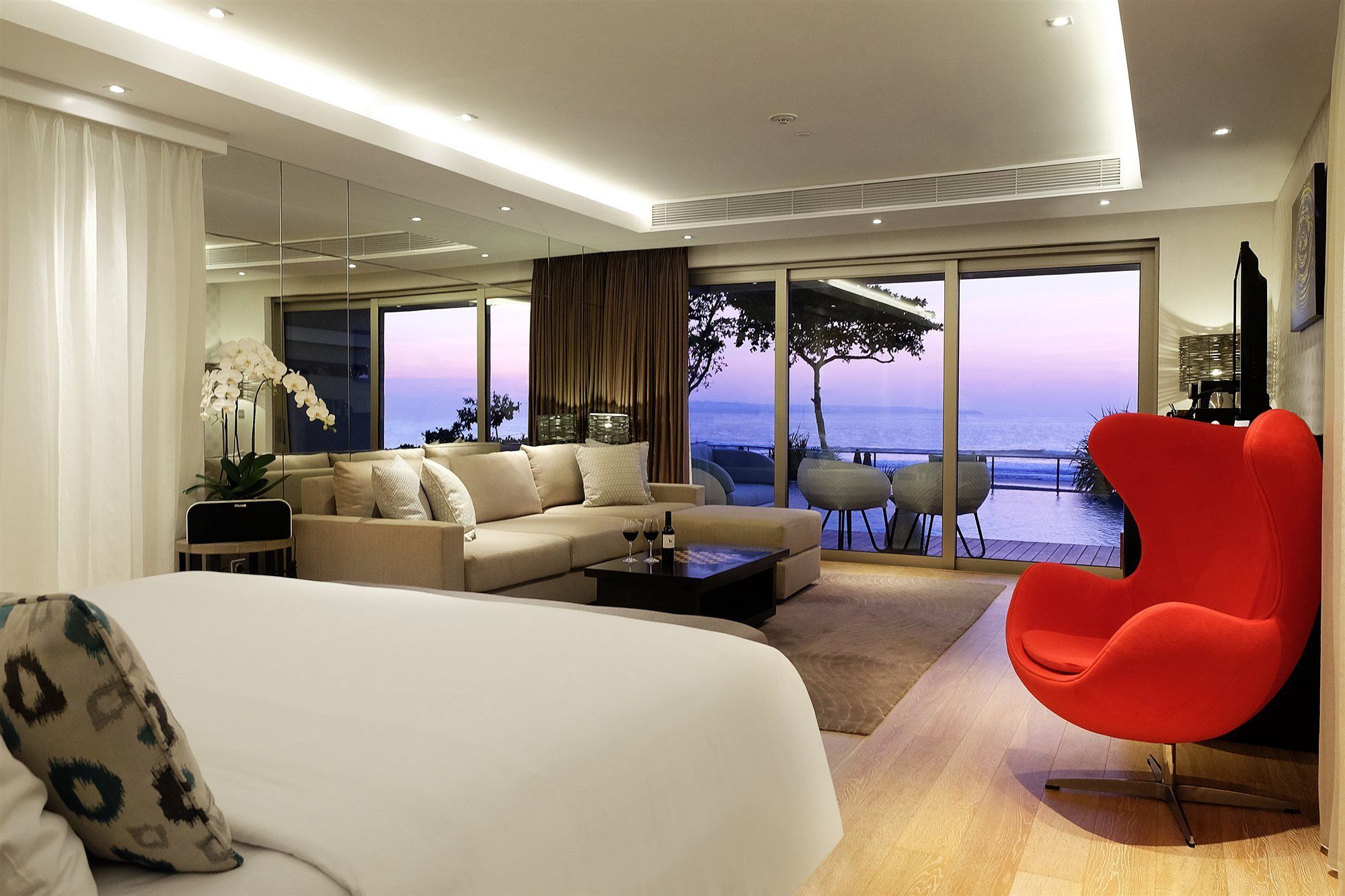 Double - Six, Luxury Hotel - Seminyak Экстерьер фото A suite at the Cape Grace